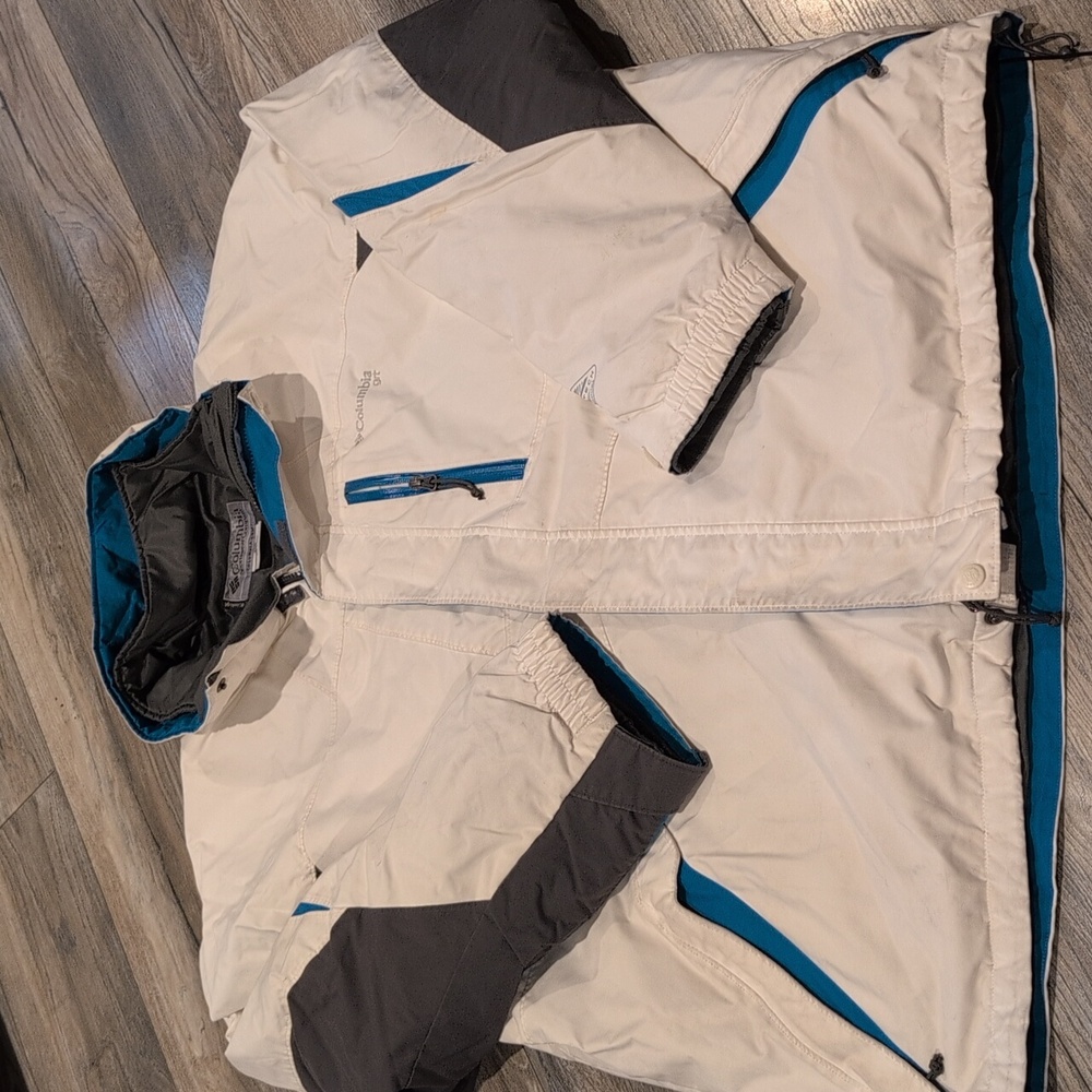 Columbia Cream and Gray Jacket with Blue Highlights